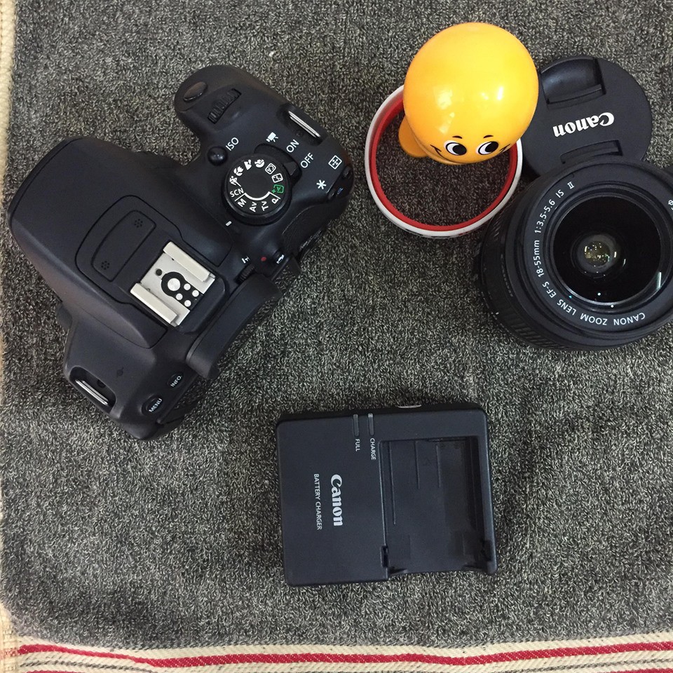 Máy ảnh Canon 700D kèm lens 18-55 is II, chụp 8k shot