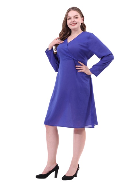 Đầm suông dáng dài tay dài màu xanh coban | BigBuy360 - bigbuy360.vn