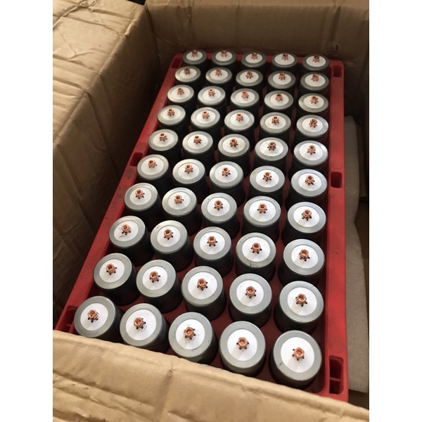 Pin sắt LiFePO4 32650 loại vặn vít , bền, nhẹ dùng lưu trữ năng lượng cho pin mặt trời, xe điện…