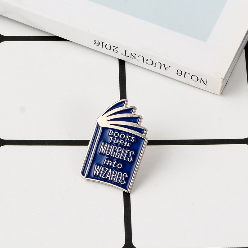 Ghim cài áo QIHE JEWELRY Họa Tiết Quyển Sách Ma Thuật