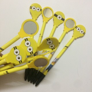 Bút nước hình Minion gương