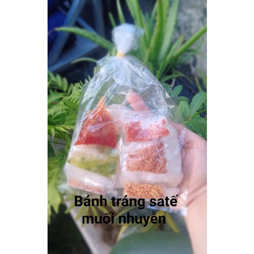 Bánh tráng muối nhuyễn satế
