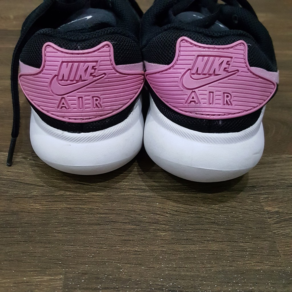 Giày thể thao hiệu Nike / Real 2hand / ar7423-001 - size 37.5