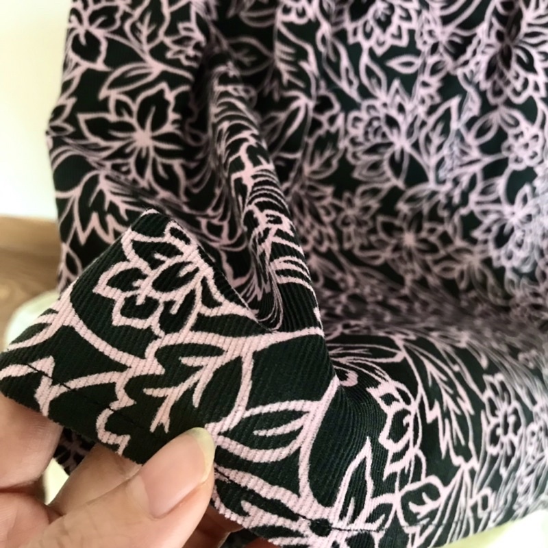 yếm nhung tăm cho bé. (phong cách vintage)