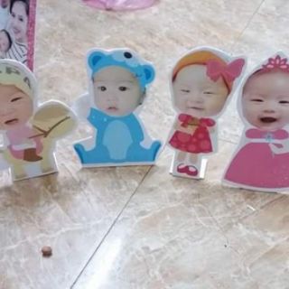 Tên để bàn và chibi ghép ảnh bé