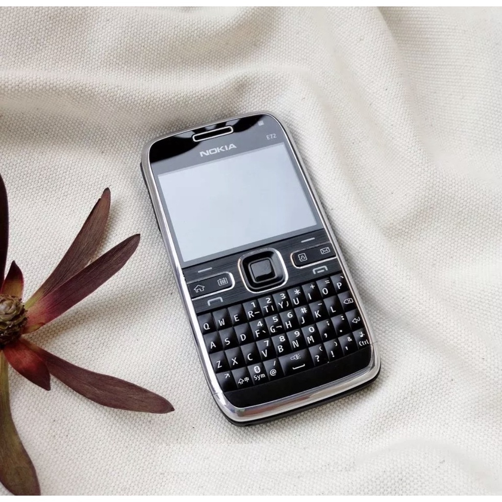 Điện Thoại Nokia E72 Wifi 3G Bảo Hành 12 Tháng Chơi Game online em