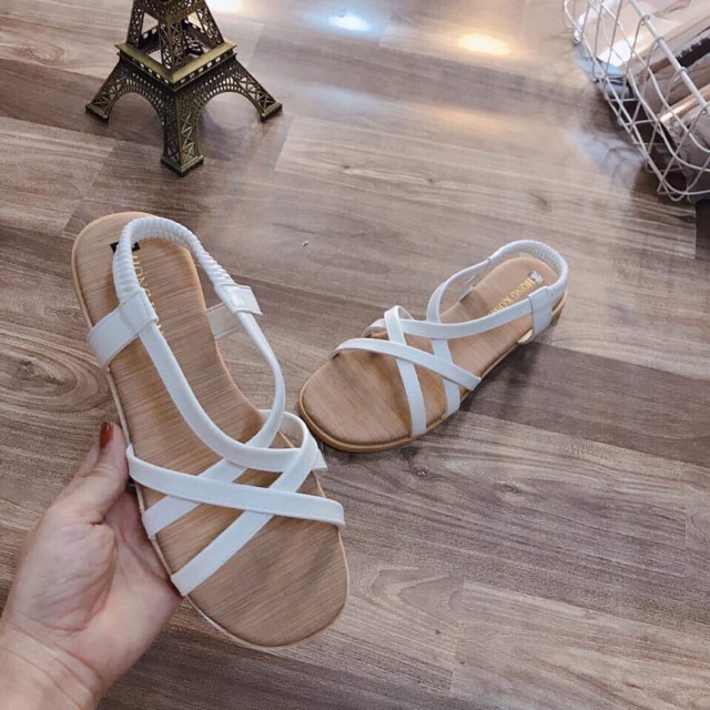 Sandal dây