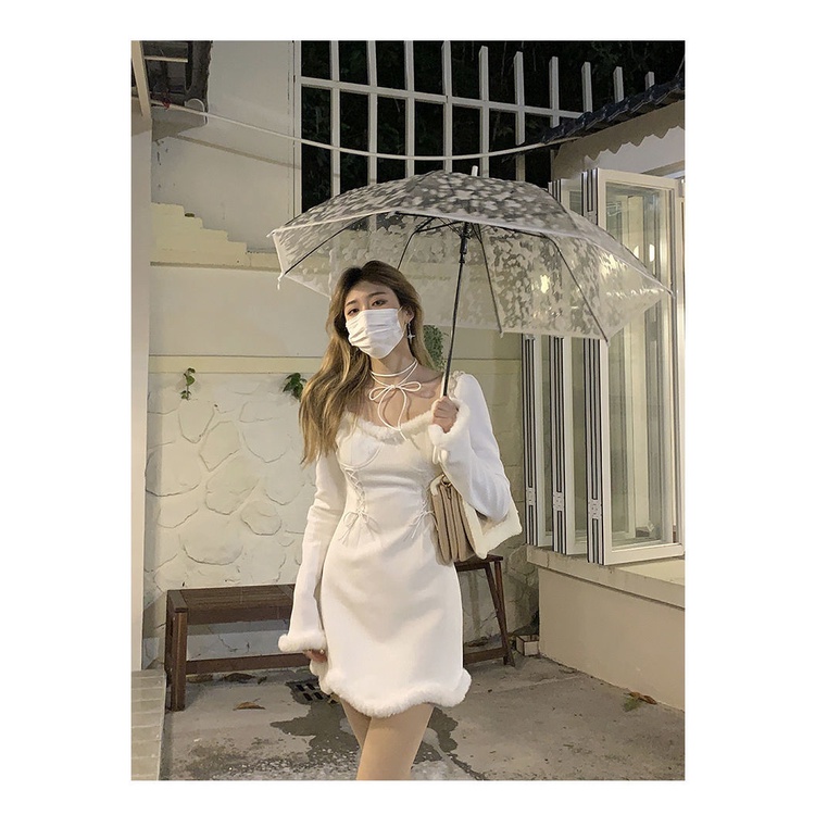 Đầm Bạch tuyết phối lông cho dịp Giáng sinh