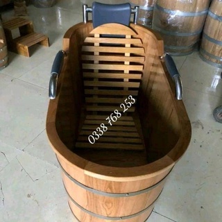 Bồn Tắm Gỗ Sồi Bo Viền Tay Vịn