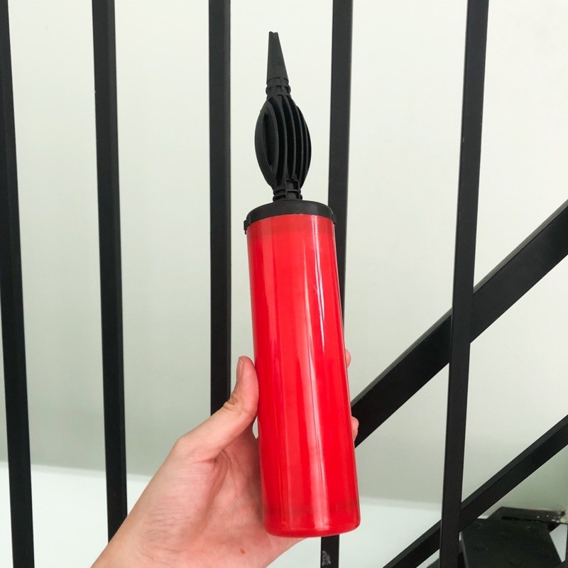 Bơm bóng cầm tay 28cm màu sắc cơ bản