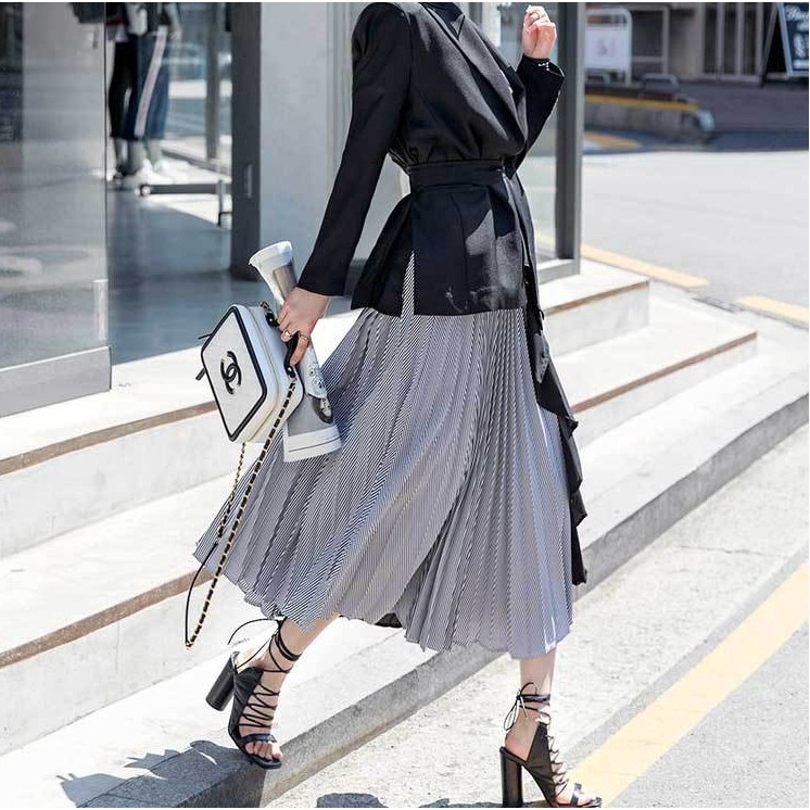 Chân váy lưng cao hoạ tiết kẻ sọc thời trang mùa hè cho phái nữ | BigBuy360 - bigbuy360.vn