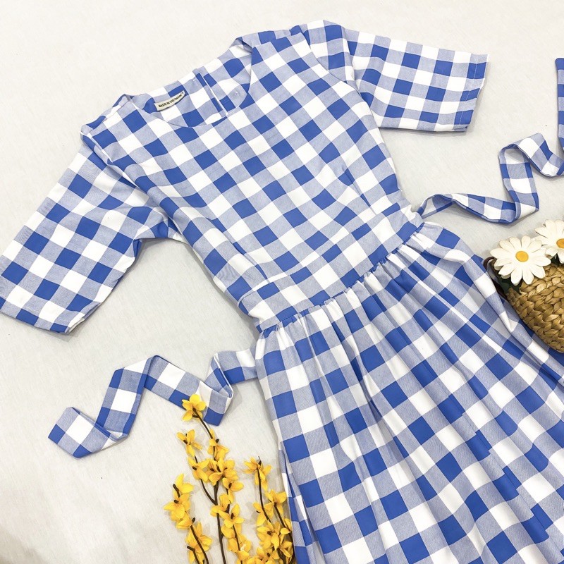 Đầm caro xanh nút sau form dài