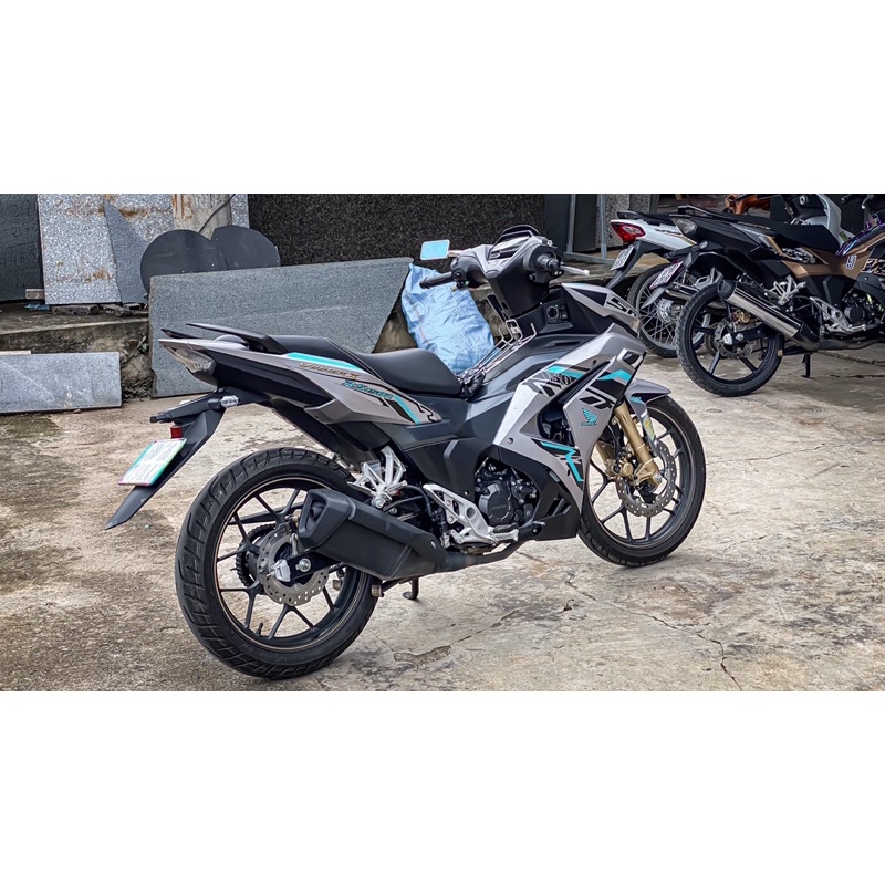 Tem rời Winner X V3 dán cho xe màu bạc