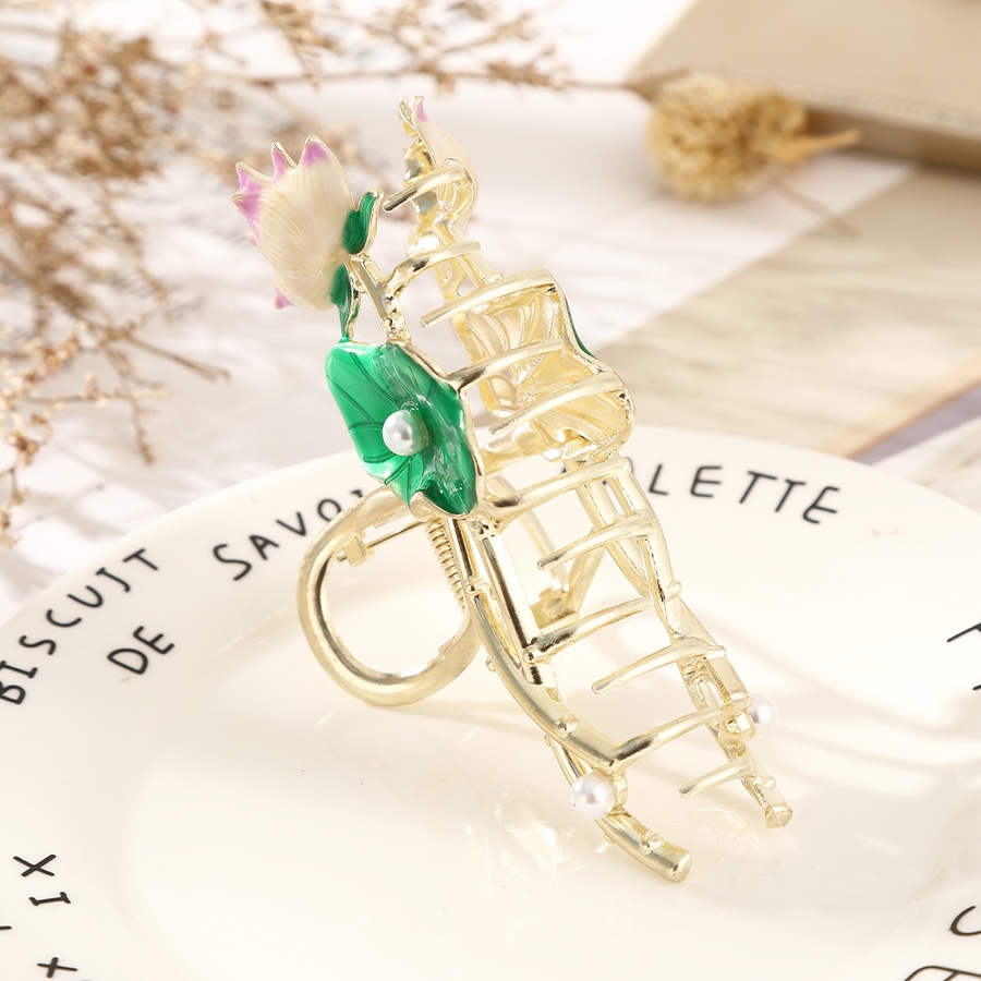 Kẹp Tóc Hình Lá Sen Đính Hạt Giả Ngọc Trai