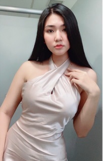 Đầm yếm cổ chéo đuôi cá dạ hội dáng dài chất liệu lụa