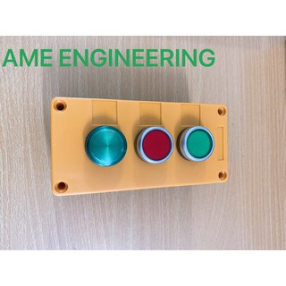 Hộp 3 nút nhấn on/off có đèn báo phi 22, gồm 1 nút nhấn xanh 1NO +1NC, 1 nút nhấn đỏ 1NO+1NC và 1 đèn báo LED mầu xanh