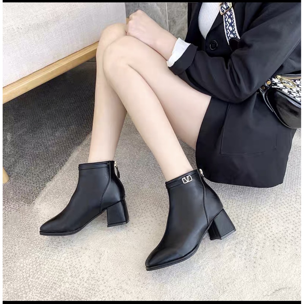 Giày Boot Nữ, Giày Boot Cổ Thấp Gót Cao 5 Cm Siêu Đẹp Da Mềm Hai Màu Đen - Kem Trắng Hàng Cao Cấp Minhtushoes Shop | BigBuy360 - bigbuy360.vn