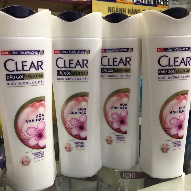Dầu gội sạch gàu clear hoa anh đào 340g