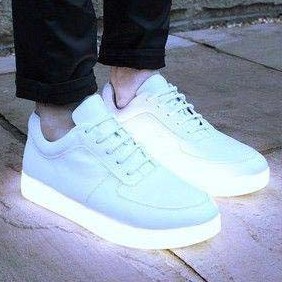 [TRẮNG]-Giày trắng phát sáng đèn led 7 màu -(nam nữ ) phong cách Hàn Quốc-Giày phát sáng màu trắng trơn phát sáng 8 độ