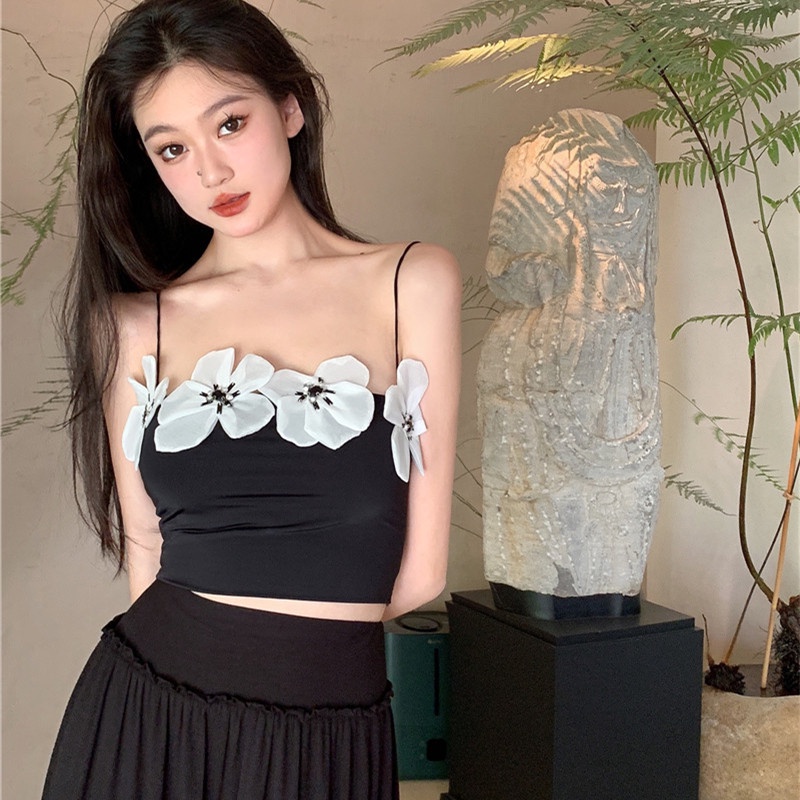 Áo Hai Dây Dáng Ôm Họa Tiết Hoa Phong Cách Quyến Rũ