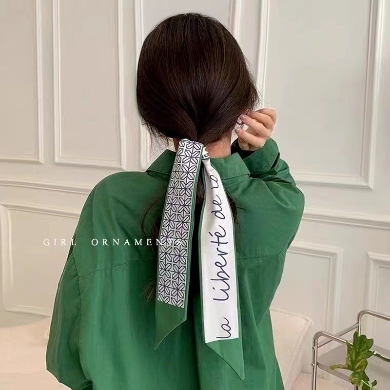 Khăn Choàng Cổ Dài Bằng Lụa Màu Xanh Lá Thời Trang Cho Nữ