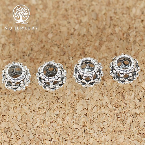 Charm bạc xỏ ngang hình hoa văn - NQ Jewelry