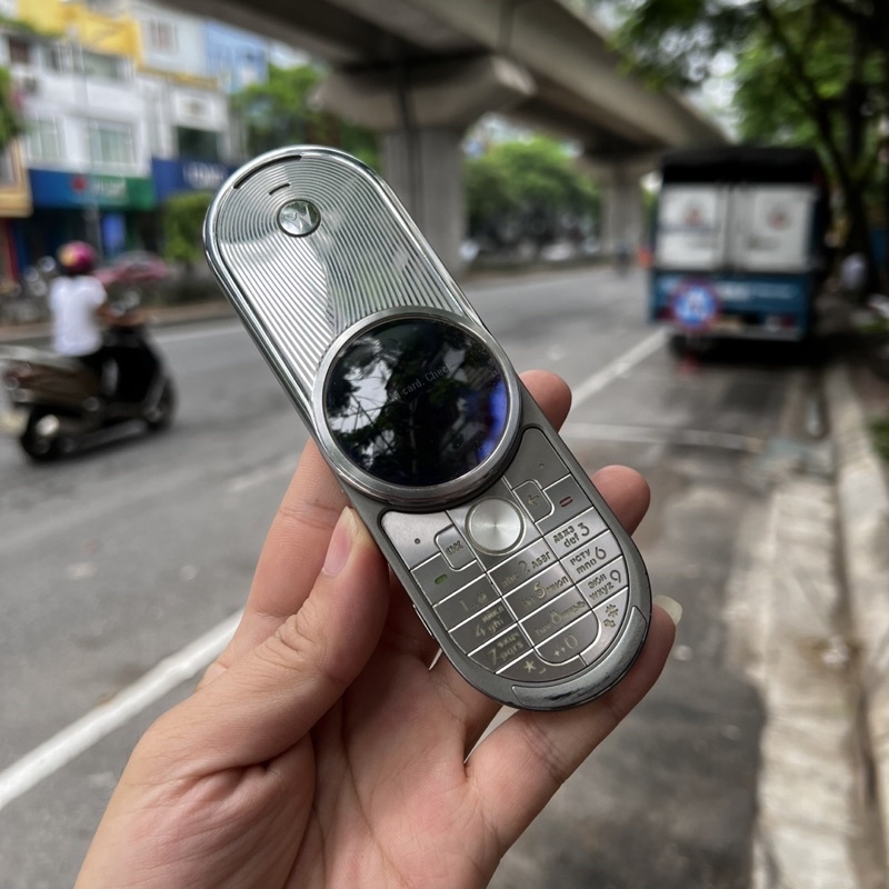 NGUYÊN ZIN, chính hãng điện thoại cổ Motorola aura