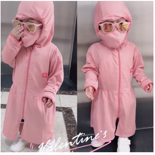 Full body sun protection jacket for children to give masks