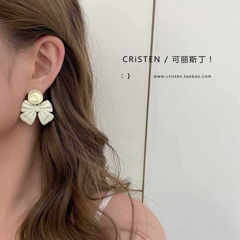 Khuyên tai hình nơ thiết kế xinh xắn dành cho nữ