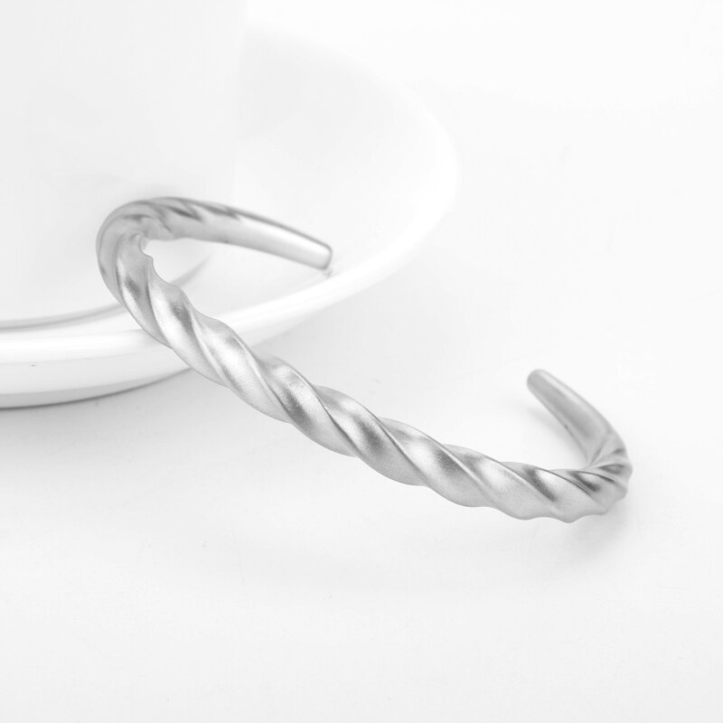 Vòng Tay Kim Loại Thiết Kế Dạng Xoắn Độc Đáo Thời Trang Cho Nam Và Nữ