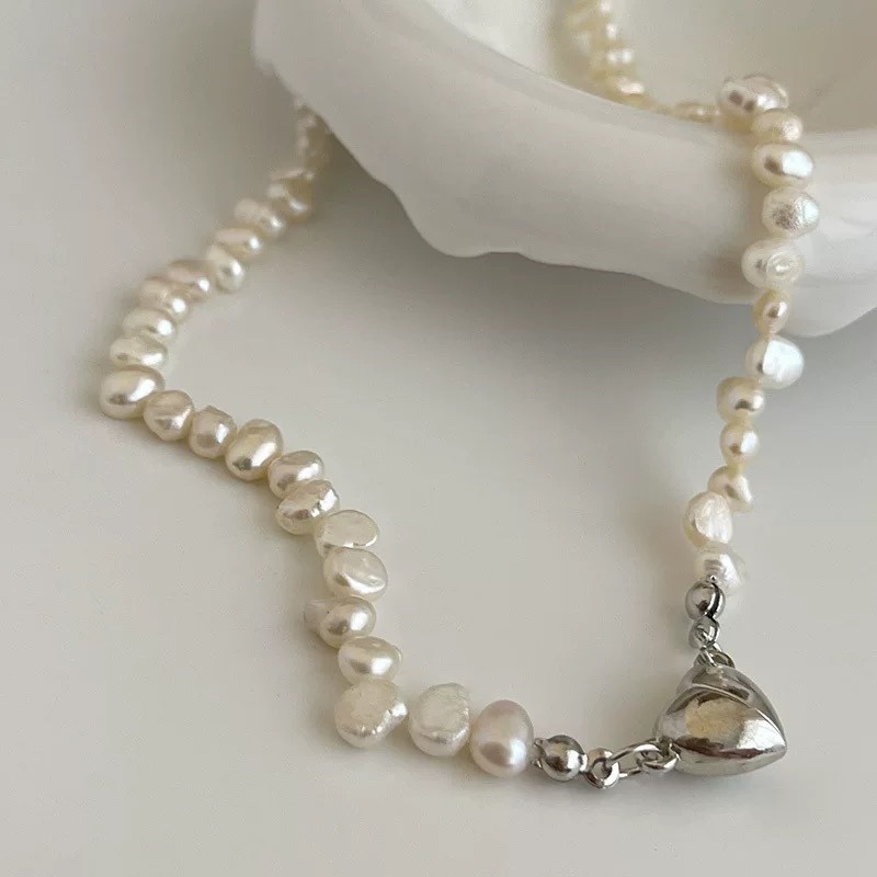 Vòng cổ Kim Loại Mặt Trái Tim Đơn Giản Phối Ngọc Trai Thời Trang Âu Mỹ