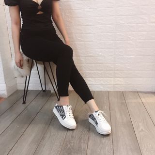 Giày thể thao D.i.o.r/Sục lười kiểu mới!!!