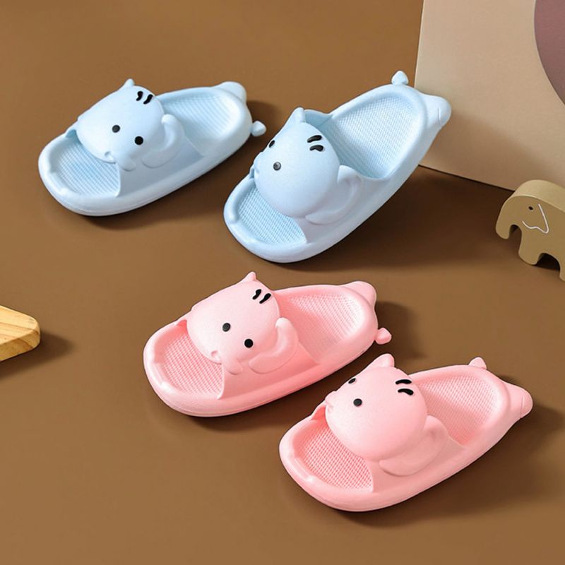 Dép Nhựa PVC Đế Bằng Mềm Mại Chống Trượt Đi Trong Nhà Hình Voi Hoạt Hình Dễ Thương