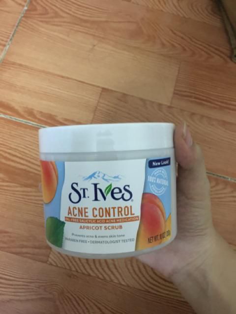 Tẩy da chết body St.Ives Fresh Skin Apricot Scrub