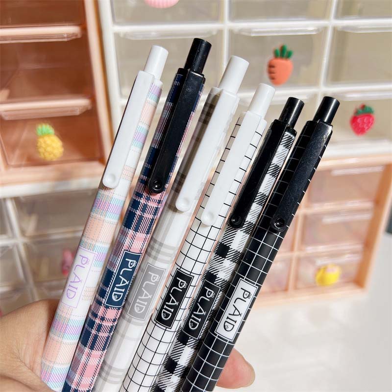 Bút Bi Nước Mực Đen 0.5mm Họa Tiết Lưới Dễ Thương