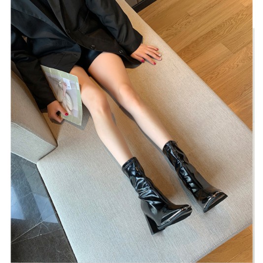 Boots Da Bóng Cổ Cao Gót 8Cm Sang Chảnh Hàng Xưởng Loại Đẹp Mềm Bóng | BigBuy360 - bigbuy360.vn