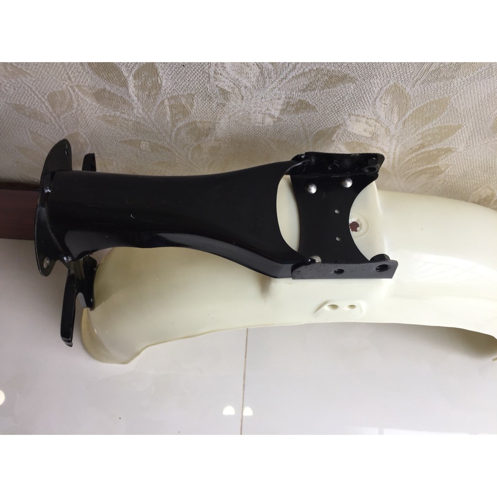 Dè sau bằng nhựa- màu vàng cho xe 67