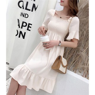 Đầm tay xoè màu be