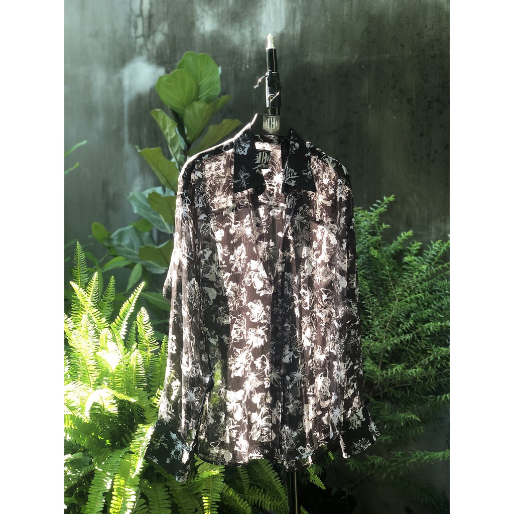 Áo Sơ Mi Tay Dài Đen Hoa Trắng Von Xuyên Thấu IBI-A-022