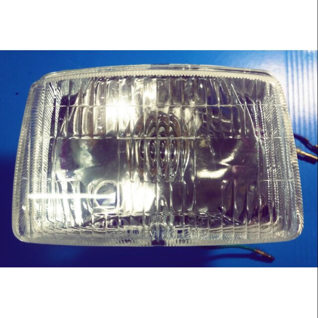Choá đèn trước xe 82....
