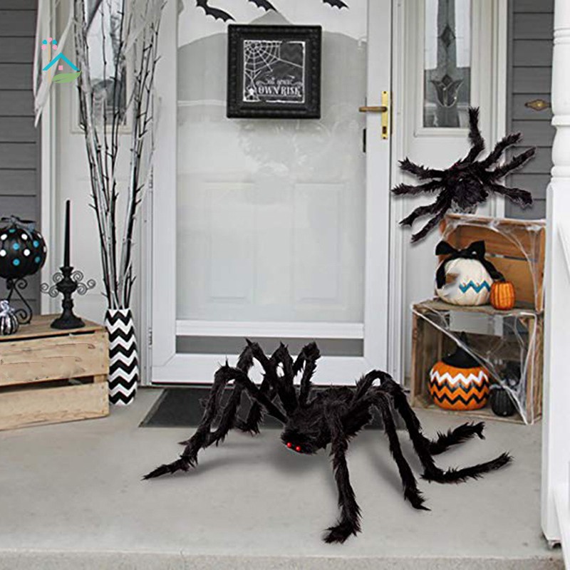 Nhện giả dùng để trang trí nhân dịp lễ hội Halloween