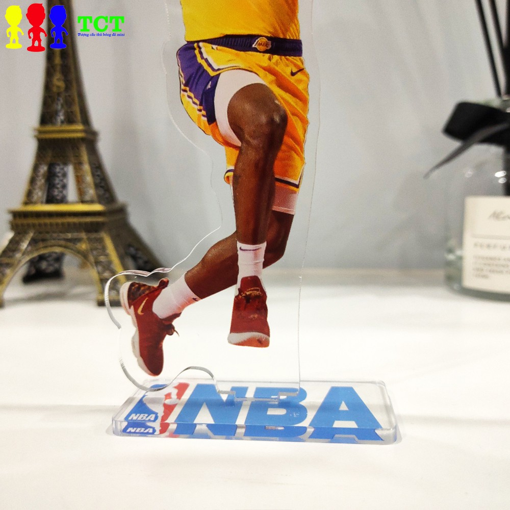 Tượng standee acrylic cầu thủ bóng rổ NBA Lebron James