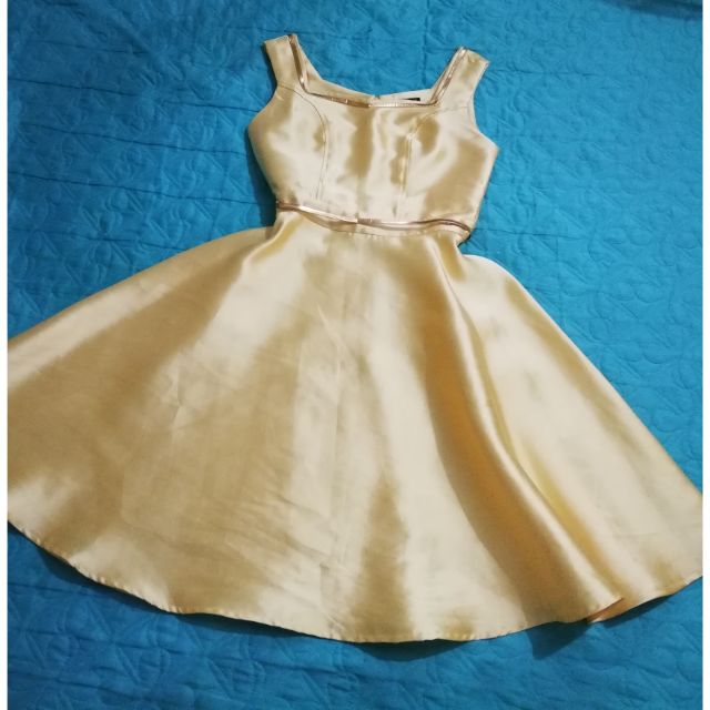 Thanh lí đầm vàng zara fashion