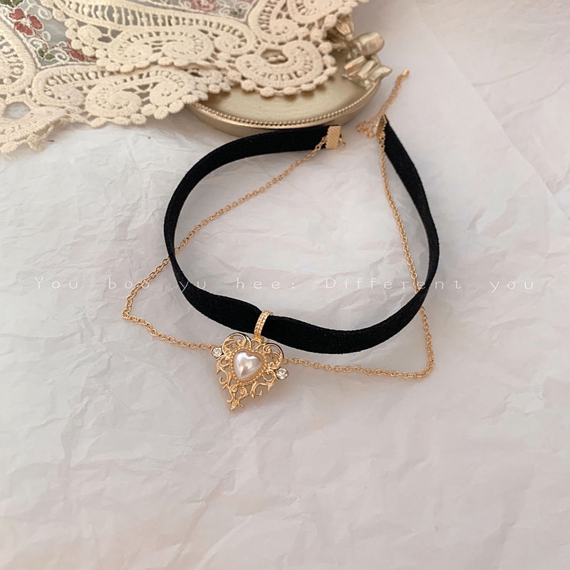Vòng Cổ Choker Dây Nhung Nhiều Lớp Mặt Hình Trái Tim Đính Ngọc Trai Cá Tính