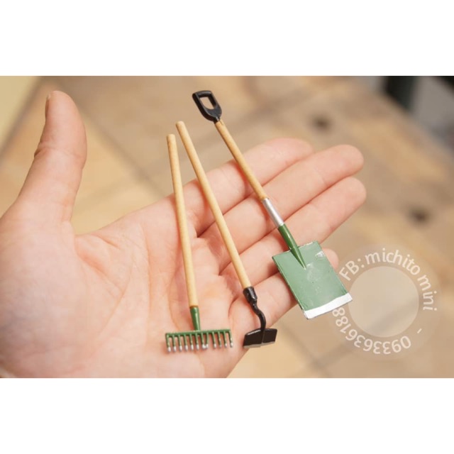 Mô hình dụng làm vườn mini cho nhà búp bê/ xẻng làm vườn