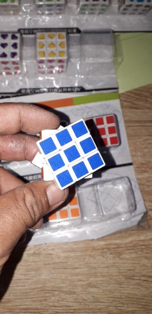 Rubik 3x3 mini bằng nhựa rất đẹp