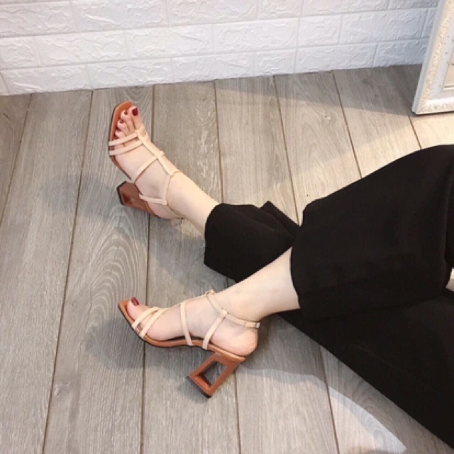Giày cao gót sandal gót khoét đan dây vintage hàng đẹp (mẫu mới)