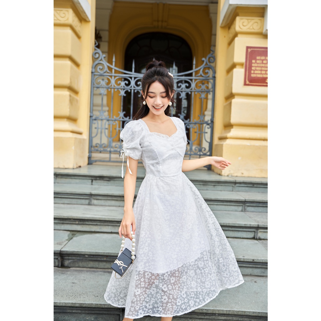 Váy trắng tiểu thư dáng suông dài, tay bồng nơ thắt cổ vuông chất vải ren lót lụa YAME