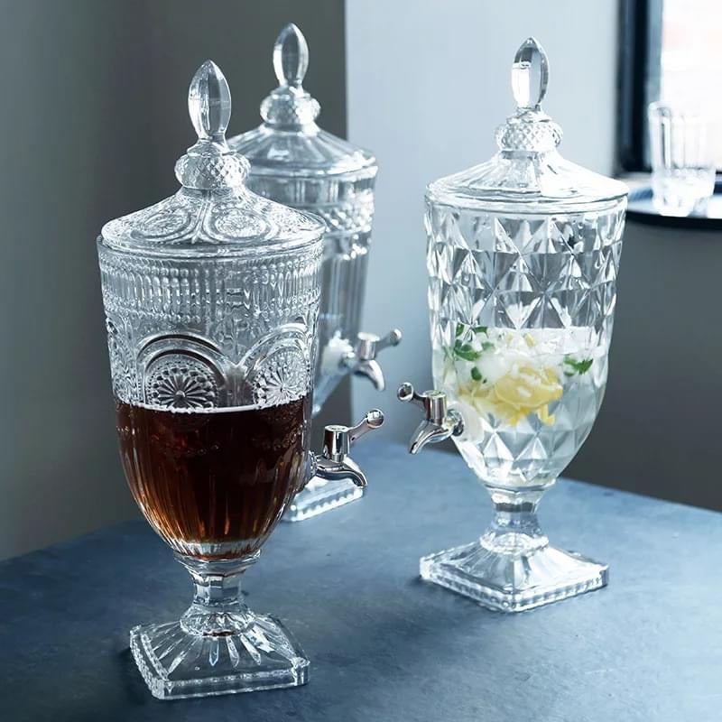 BÌNH ĐỰNG NƯỚC UỐNG THỦY TINH TRẮNG CÓ VÒI RÓT TIỆN LỢI 2 LÍT