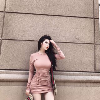 Váy body dúm tay, dúm bụng. Hàng thiết kế mẫu mới nhất. Có 3 màu. Hồng. Đen, trắng. Chất cotton. Thích hợp mặc tầm thời